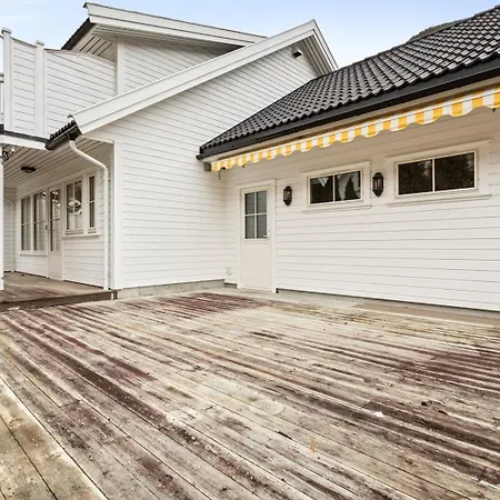 Bjorn Og Jasmins Plass