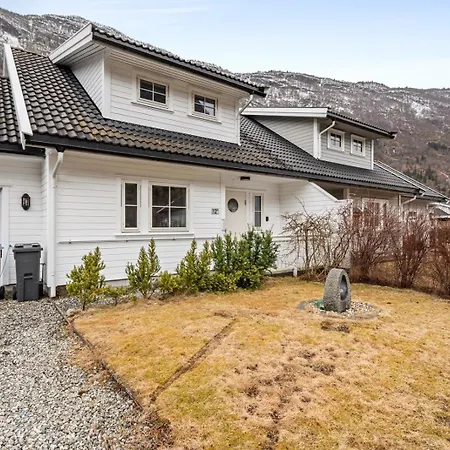 Bjorn Og Jasmins Plass